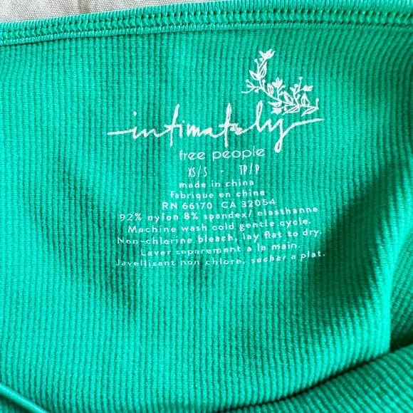 Free People set of Cropped Tank tops - Picture 6 of 6